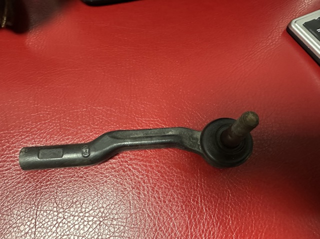 Наконечник рульової тяги, зовнішній BDTS32280 MAZDA