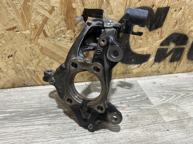 Цапфа поворотна права BDTT3302Y MAZDA
