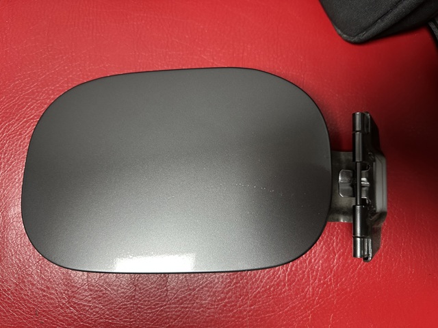 Лючок бензобака / паливного бака KB7W42410 MAZDA