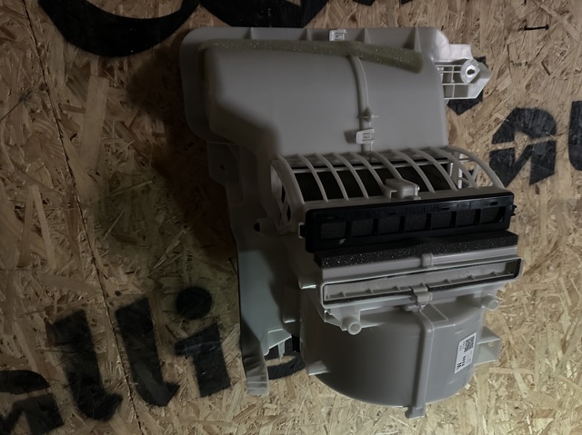Отоплення та вентиляція KB8B61140 MAZDA