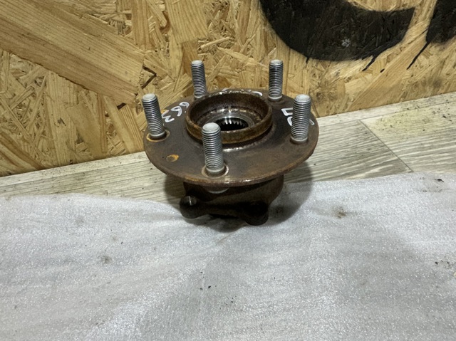 Маточина заднього колеса KD352615XC MAZDA