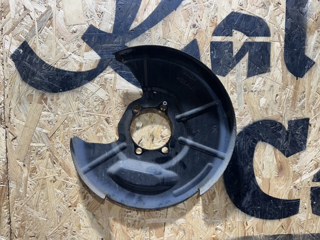 Захист гальмівного диска заднього, правий KD4526261 MAZDA