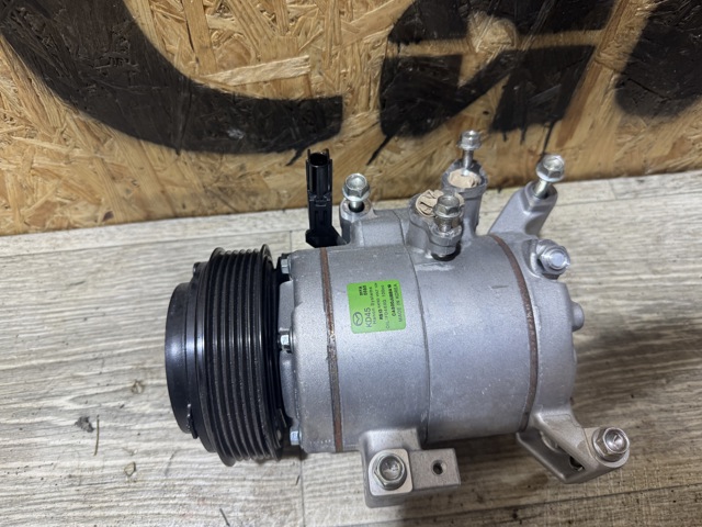 Компресор кондиціонера KD4561450A MAZDA