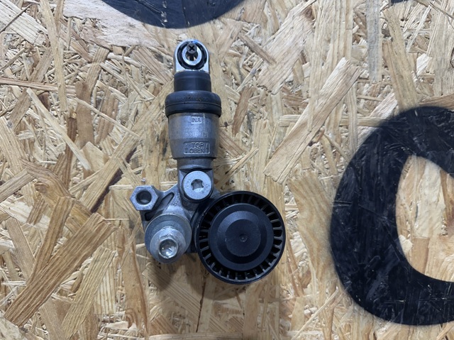 Натягувач приводного ременя PE0315980C MAZDA