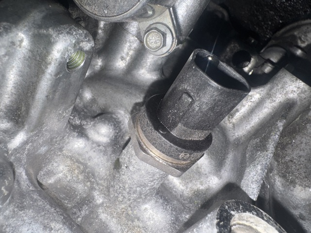 Датчик тиску палива PX9R18541 MAZDA