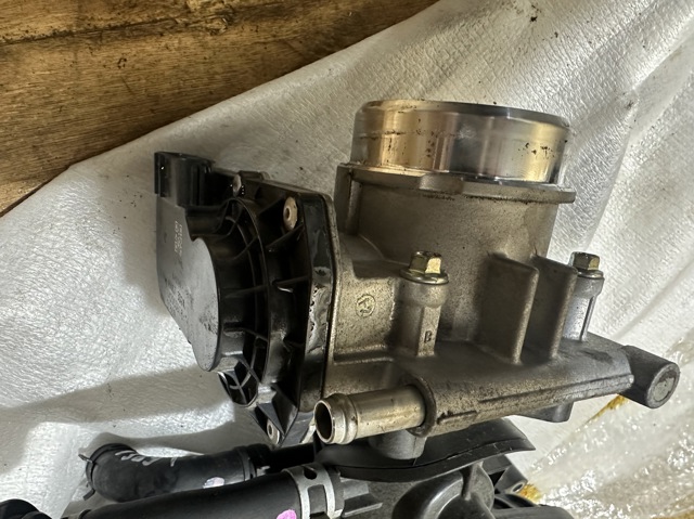 Заслінка повітряна PY8V13640 MAZDA