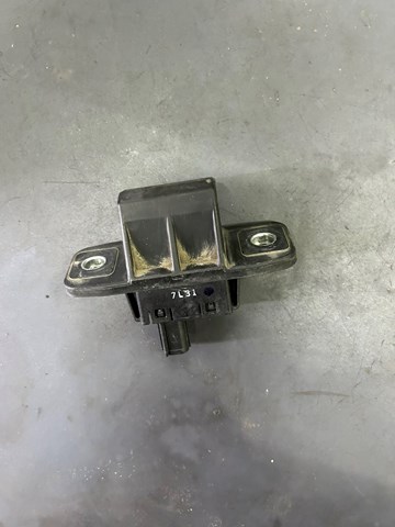 Кнопка приводу замка третіх/ п'ятих дверей KB7W624B0 MAZDA