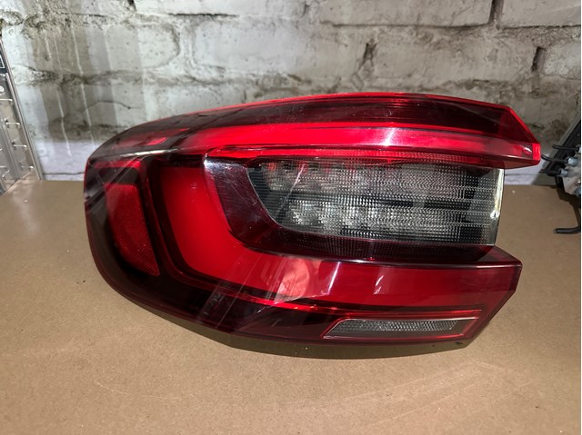 Задній лівий зовнішній ліхтар 63217442259 BMW