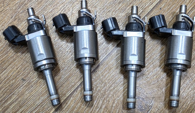 Форсунка паливна PY0113250 MAZDA