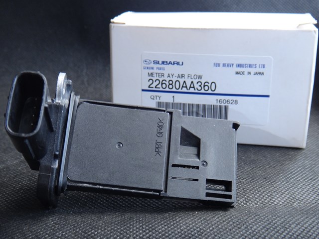 Датчик потоку (витрати) повітря, витратомір MAF - (Mass Airflow) 22680AA360 SUBARU