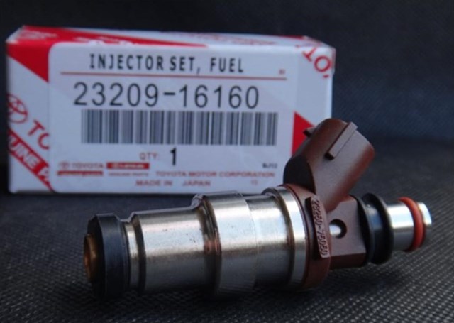 Форсунка вприску палива 2320979095 TOYOTA
