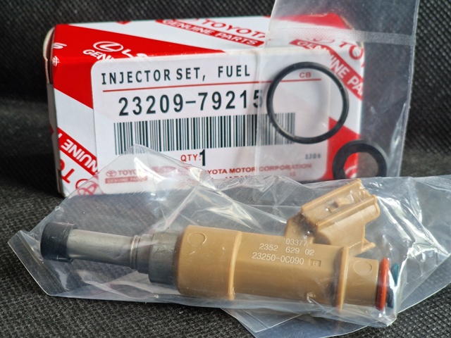 Форсунки електромагнітні 2320979215 TOYOTA