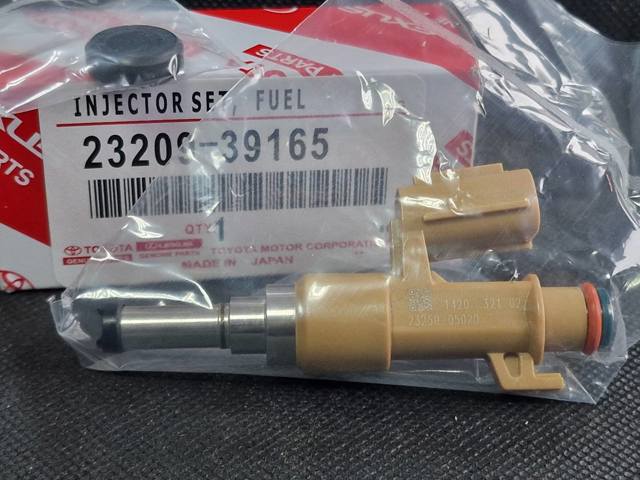 Форсунка вприску палива 232500S020 TOYOTA