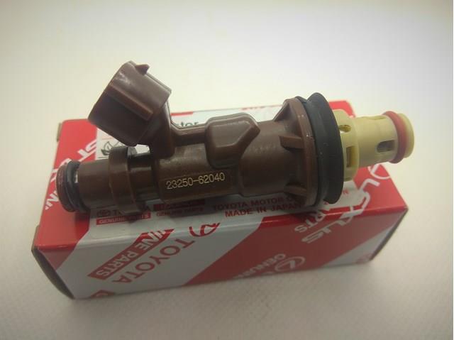 Форсунка паливна 2325062040 TOYOTA