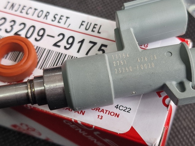 Форсунка вприску палива 23250F0020 TOYOTA