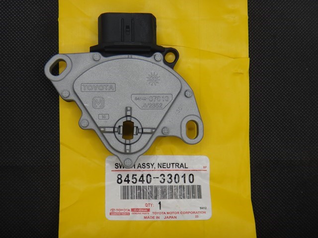 Датчик нейтралки 8454007010 TOYOTA