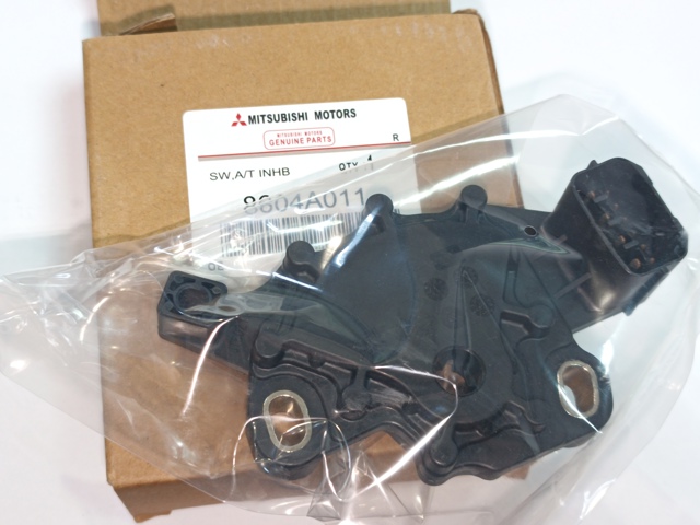 Датчик положення селектора АКПП 8604A011 MITSUBISHI