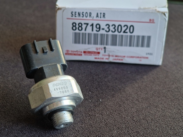 Клапан тиску кондиціонера 8871933020 TOYOTA