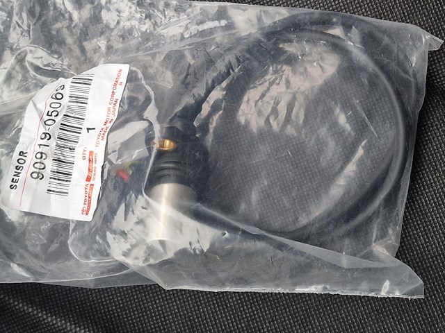 Датчик управління двигуном Toyota RAV4 IV