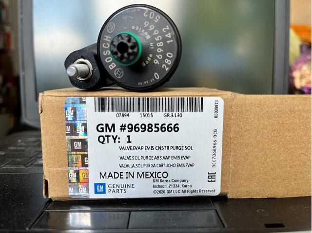 Клапан вентиляції газів паливного бака 96985666 GM