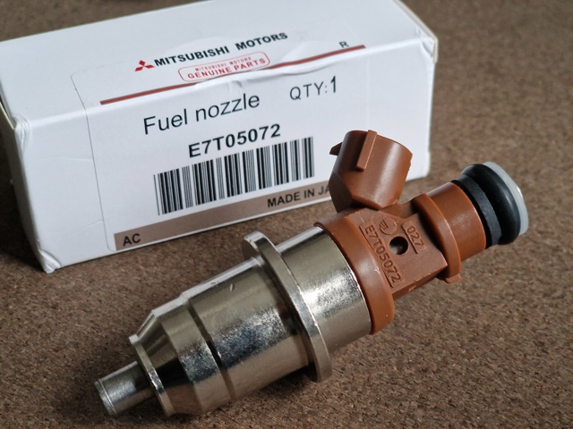 Форсунка паливна E7T05072 MITSUBISHI