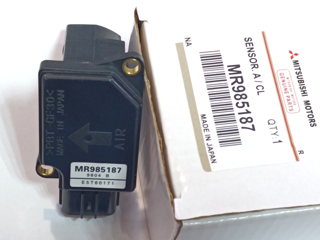 Датчик потоку повітря MR985187 MITSUBISHI