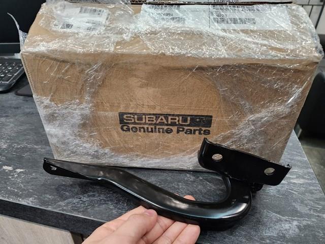 Петля капота, ліва 57260AN01A9P SUBARU