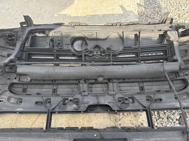 Абсорбер бампера переднього 4KE807912A VAG