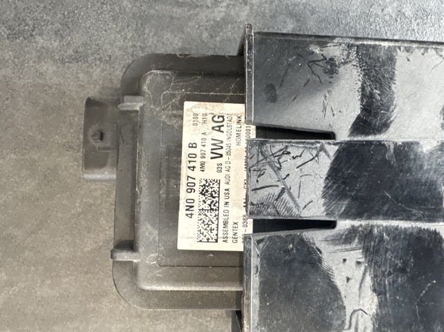 Блок управління системою відкривання воріт гаража 4N0907410B VAG
