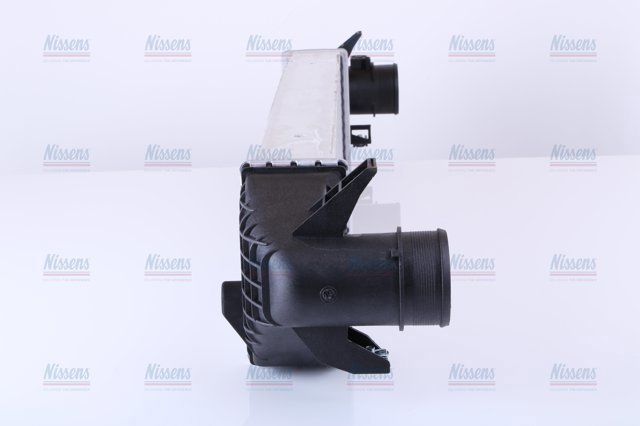 Радіатор інтеркулера 961220 NISSENS