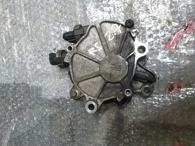 Насос вакуумний 1337470 LAND ROVER
