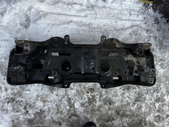 Передня балка 20101AG050 SUBARU
