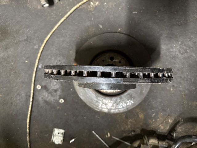 Гальмо дискове переднє 30736406 VOLVO