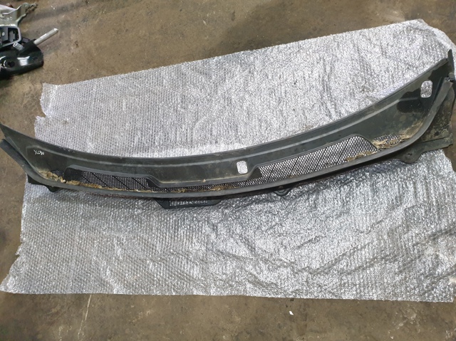 Водостік лобового скла, жабо 30754348 VOLVO