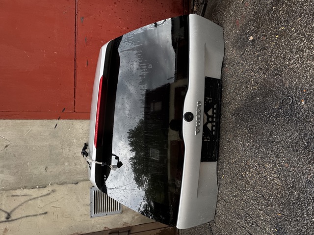 Задні двері багажника 39852821 VOLVO