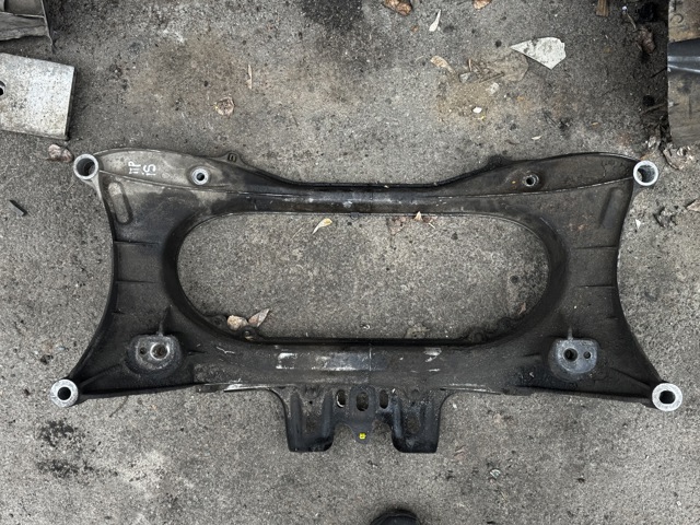 Підрамник передній 5120130130 TOYOTA