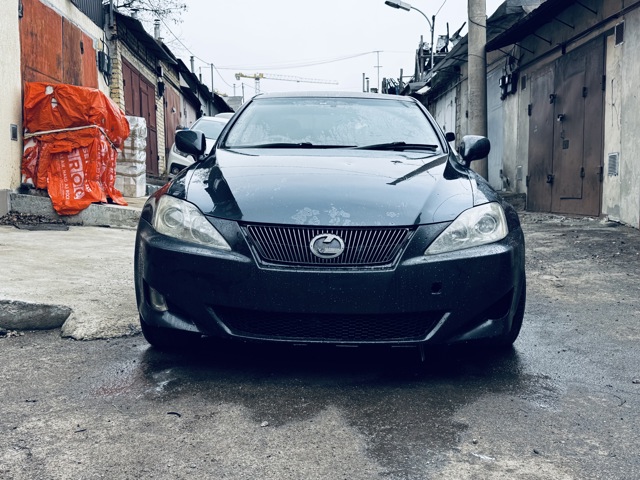 Бампер передній в зборі Lexus IS