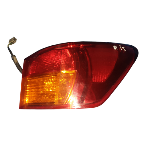 Фара задня права зовнішня 8155153160 TOYOTA