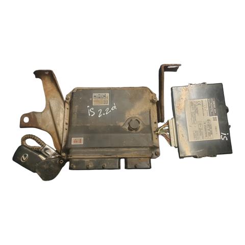 Блок двигуна 8966153700 TOYOTA