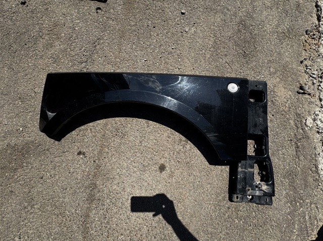 Переднє ліве крило ASB760071 LAND ROVER