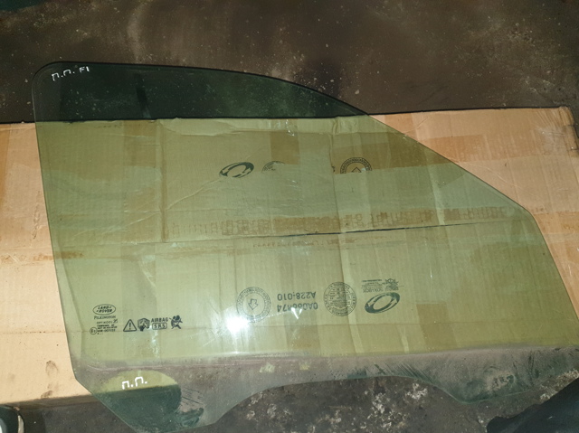 Скло передніх дверей, правою CUB102640 LAND ROVER