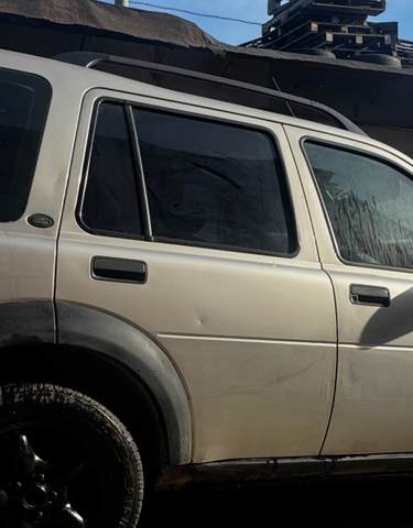 Скло заднє праве CVB101640 LAND ROVER