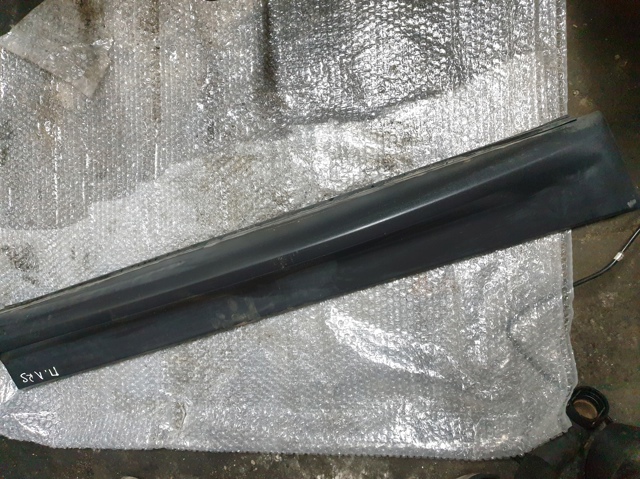 Молдинг передніх лівих дверей DGP000212PCL LAND ROVER