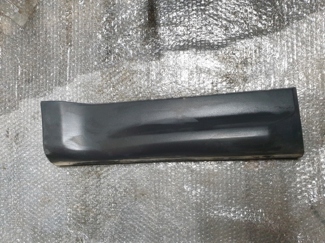Молдинг задніх правих дверей DGP000222PCL LAND ROVER