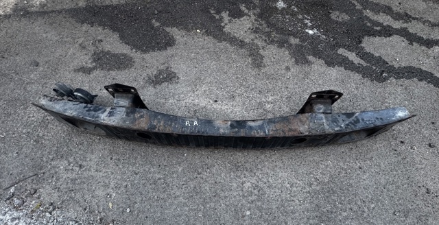 Буфер бампера переднього DPE500052 LAND ROVER