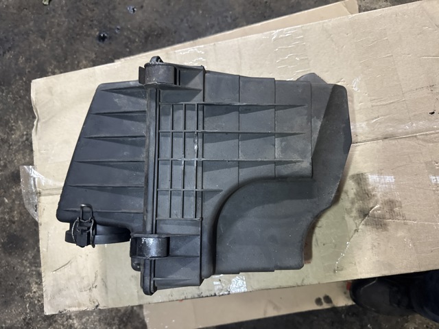 Корпус повітряного фільтра ESR4102 LAND ROVER