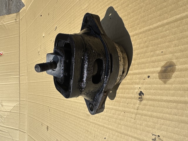 Права подушка мотора KKB500500 LAND ROVER