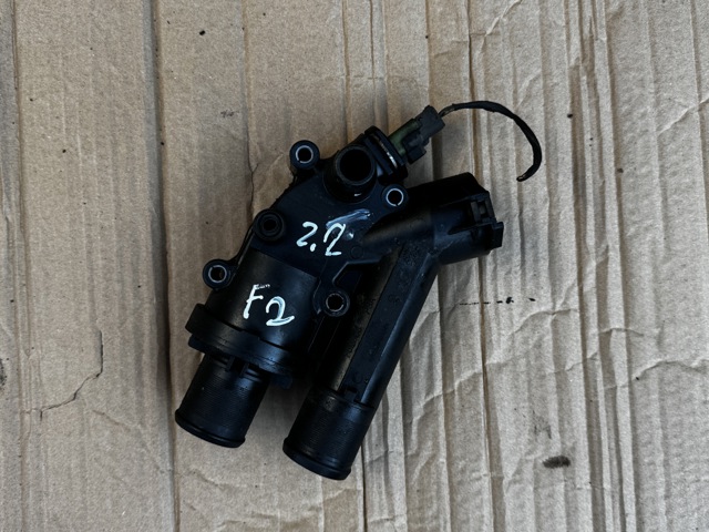 Кожух термостата LR001312 LAND ROVER