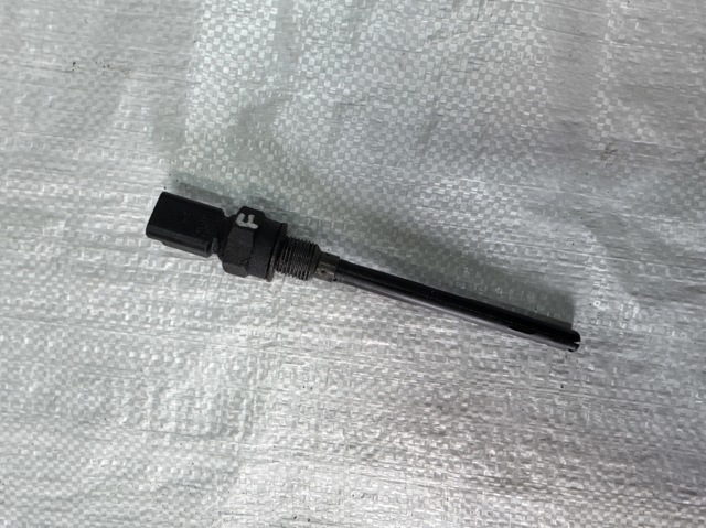 Датчик температури масла двигуна LR001368 LAND ROVER