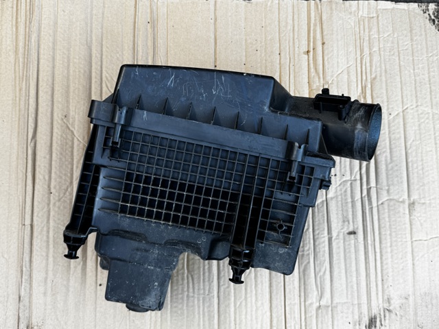 Корпус повітряного фільтра Land Rover Freelander 2